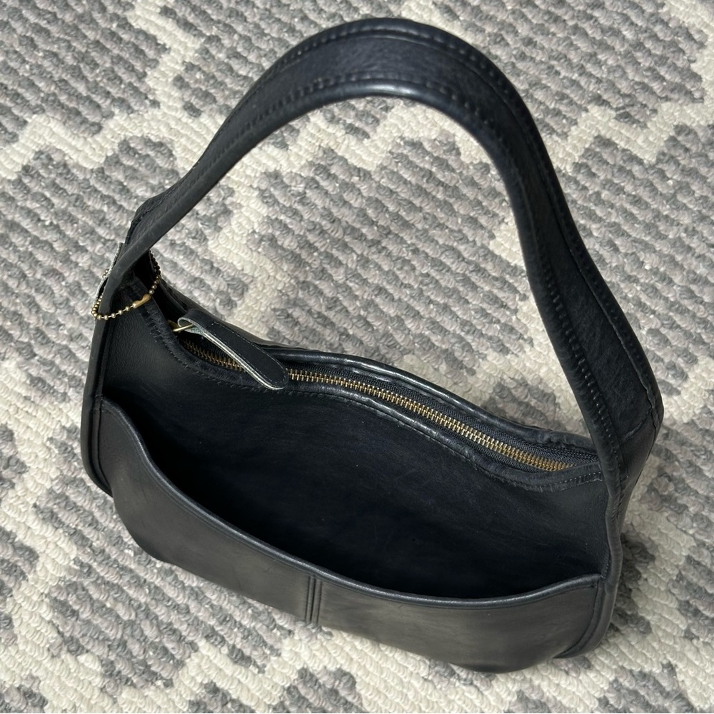 Coach Vintage Pocket Zip Bag 9033 in Black Genuine Leather - Picture 10 of 16